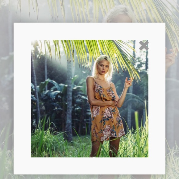 Billabong Dress NWOT (MUST HAVE) - Picture 3 of 5